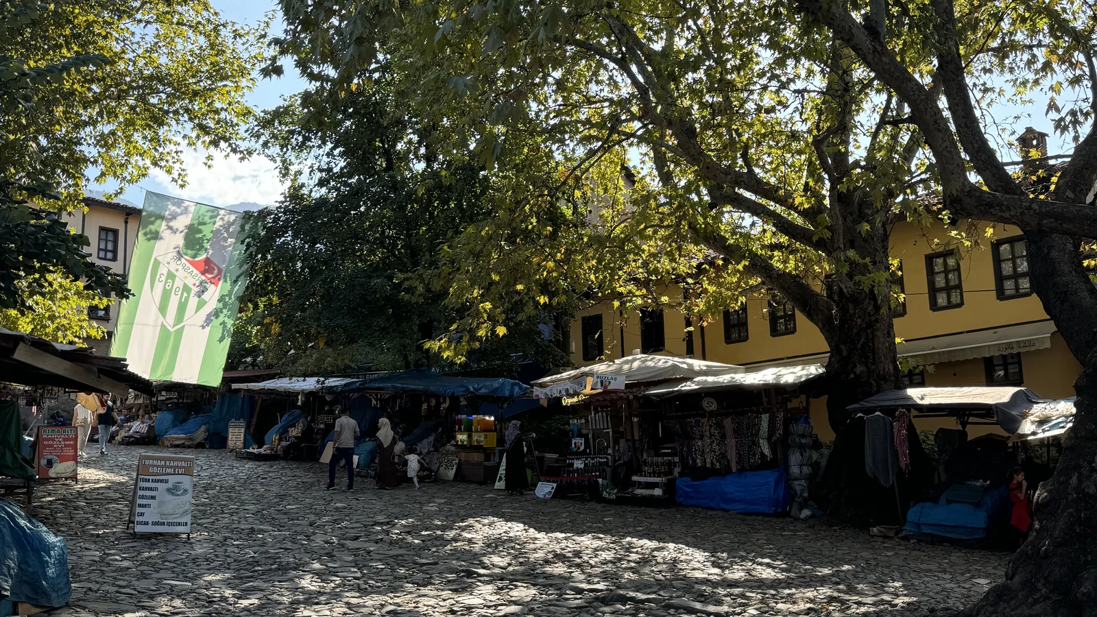 Cumalıkızık taş sokakları ve tarihî evleri