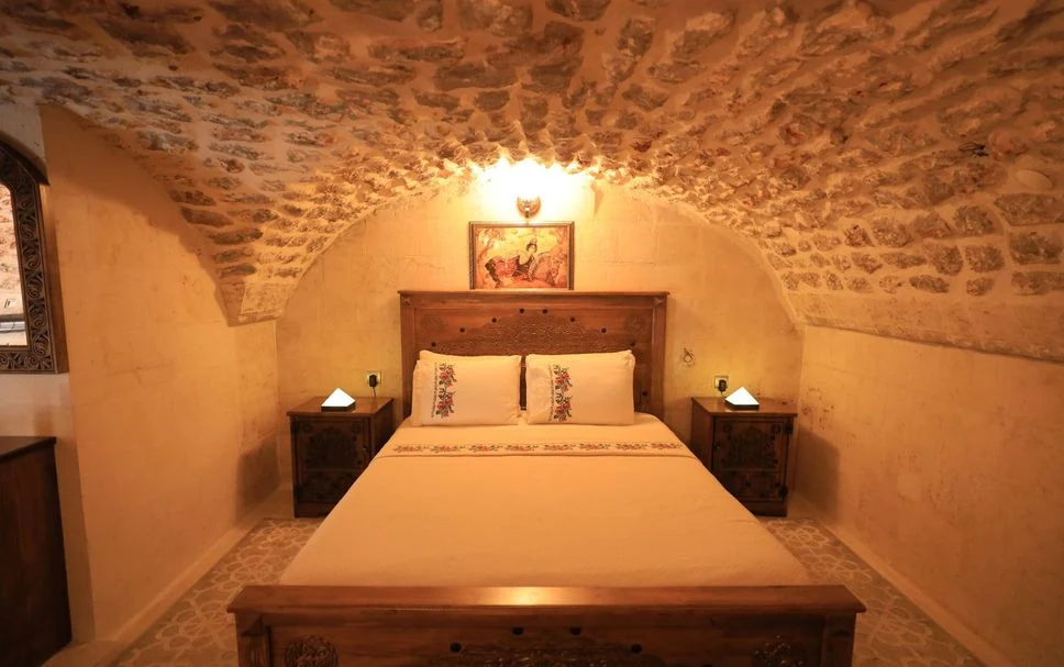 Taş kemerli Şanlıurfa konak odası